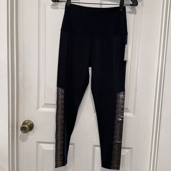 Beyond Yoga Down the Line Metallic High Rise Leggings Size Small - Picture 3 of 10